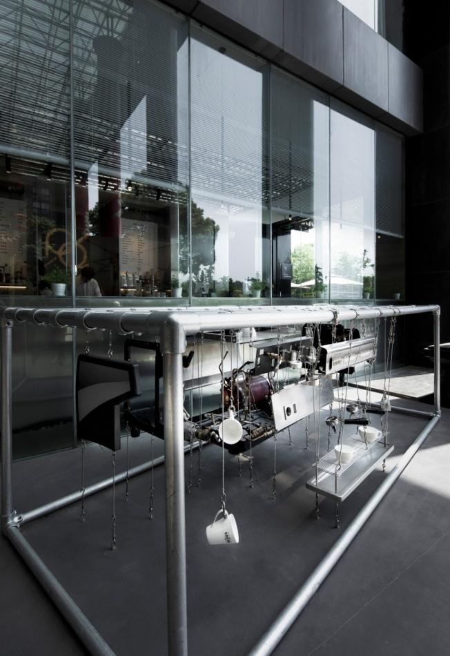 朴岍咖啡厅 | 不锈钢与亚克力的精致结合-15