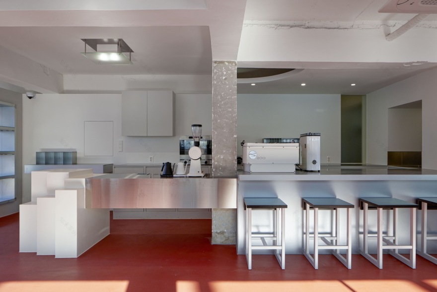 首尔 CourtSide Café 空间设计丨韩国首尔丨TCTC 设计工作室-3