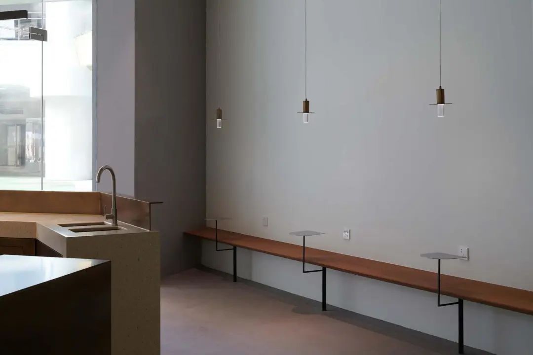 泊于人流中的“船”·The Ninth Coffee 上海首店丨中国上海丨方书君工作室-50