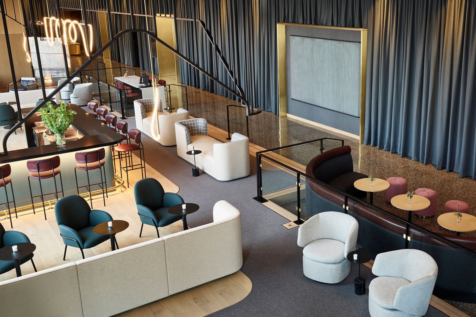 密尔沃基西部文艺复兴酒店丨美国丨Simeone Deary Design Group-7