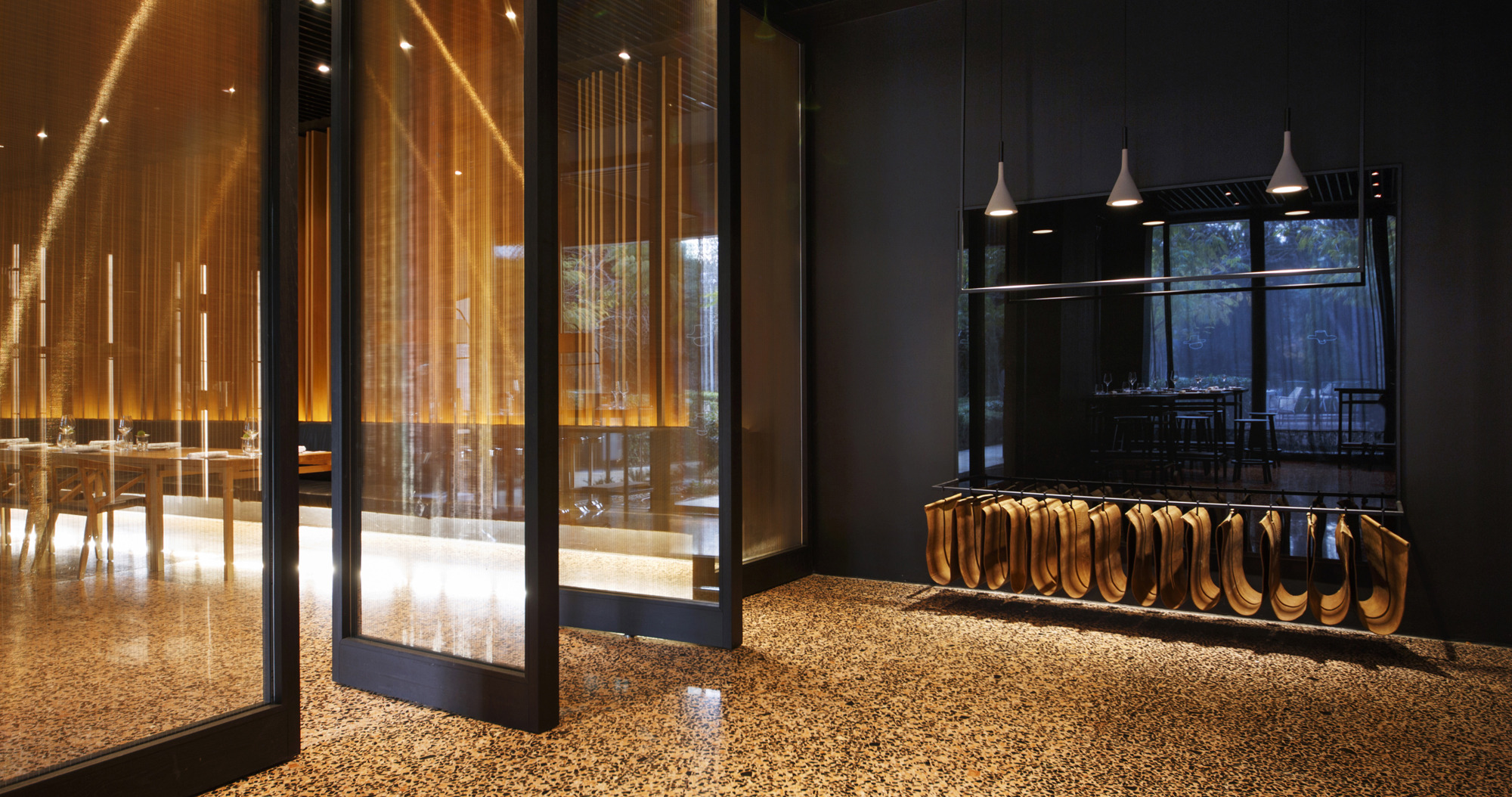 RevoLution Signature Restaurant 旋转厨房设计-6