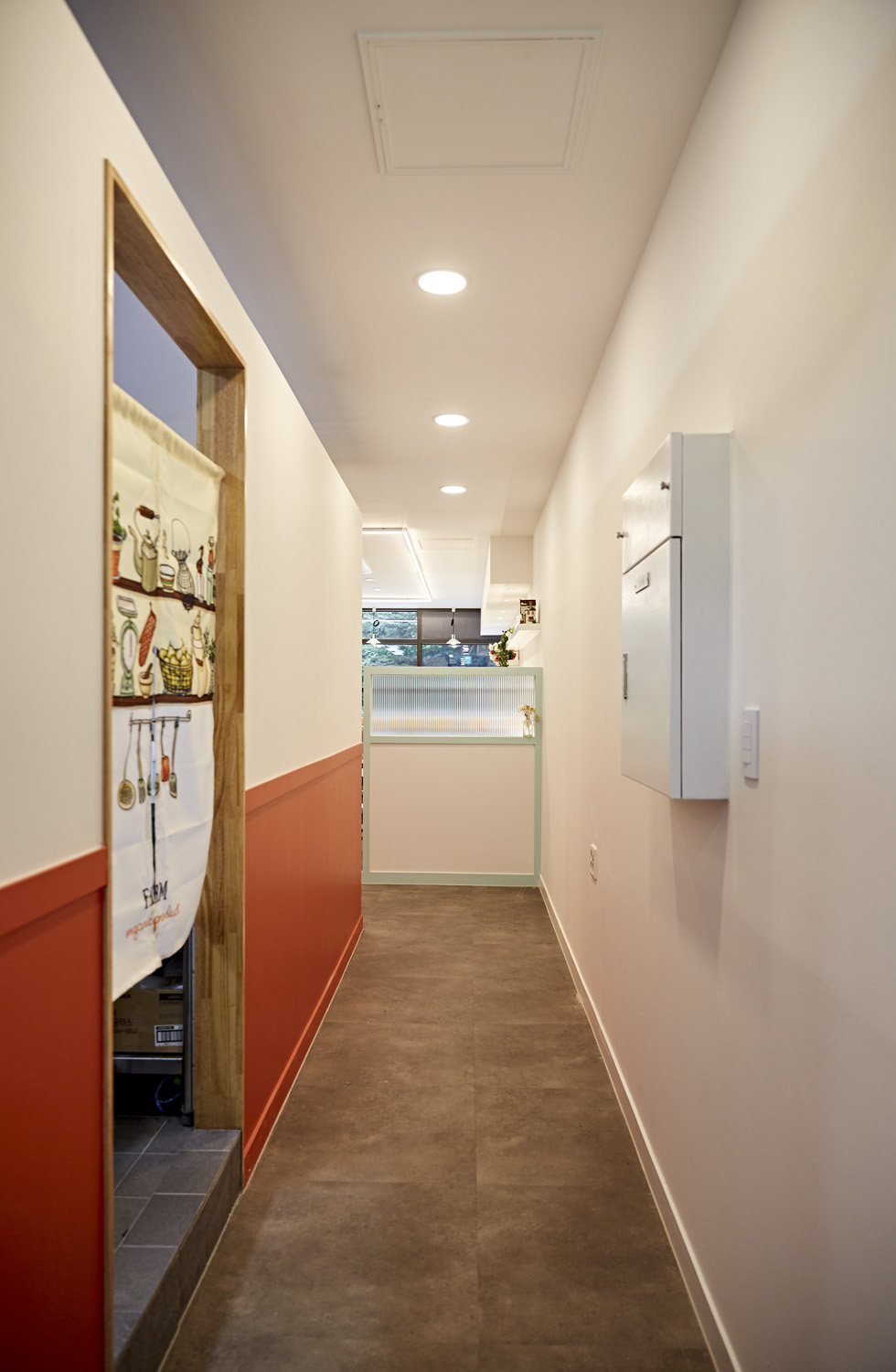 明亮简约的 15 平米快餐店室内设计-13