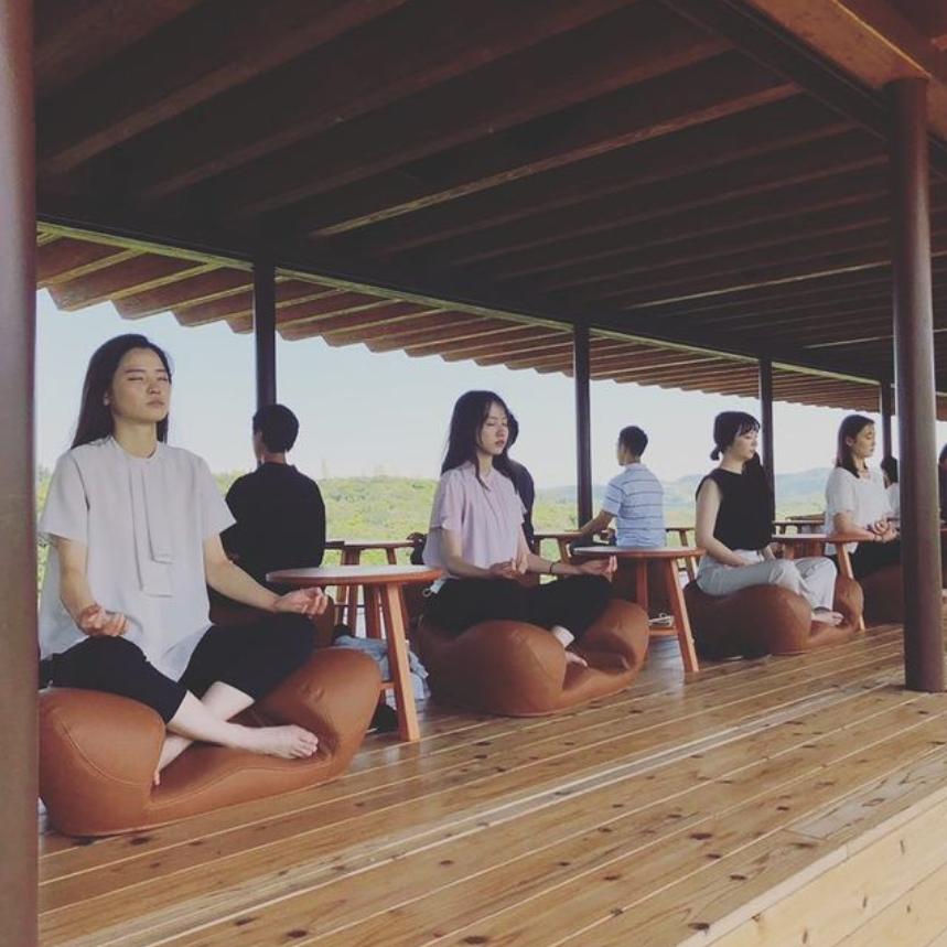 禅意空间 · 坂茂悬浮森林木结构禅修场丨日本兵库-47