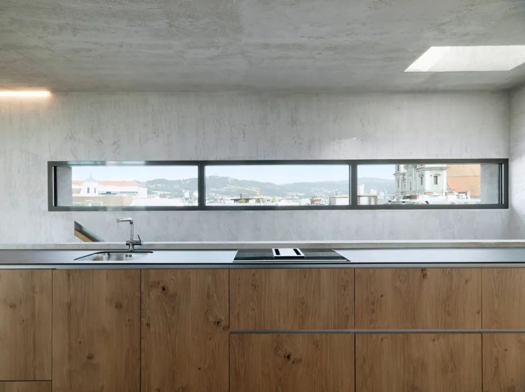 奥地利林茨 Taubenmarkt 住宅——Hertl Architekten 的极简主义杰作-0