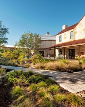 孤星庭院酒店(注:Court在这里结合常见情况推测为酒店名一部分,一般可理解为庭院酒店,但如果有特定背景,可能有更合适译法) 丨美国奥斯汀