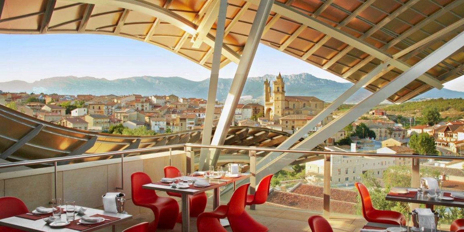 Frank Gehry- 15 Iconic Projects - RTF | Rethinking The Future-32