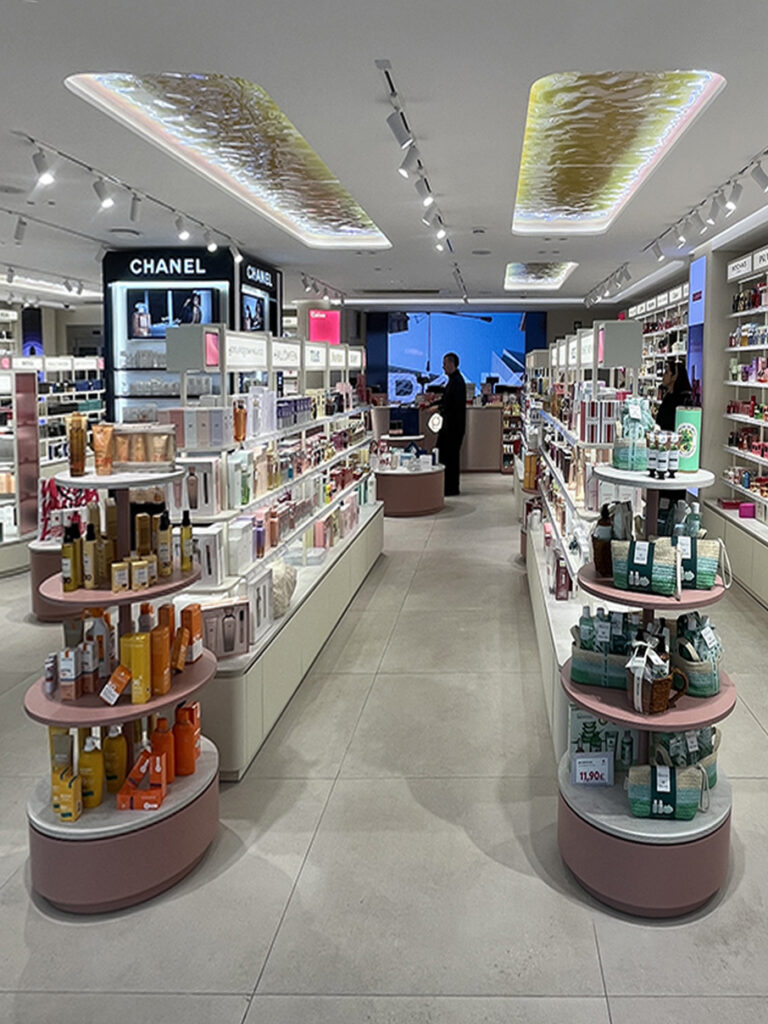 Gala Perfumeries新旗舰店丨安道尔安道尔城丨Gala Perfumeries团队与HMY合作-27