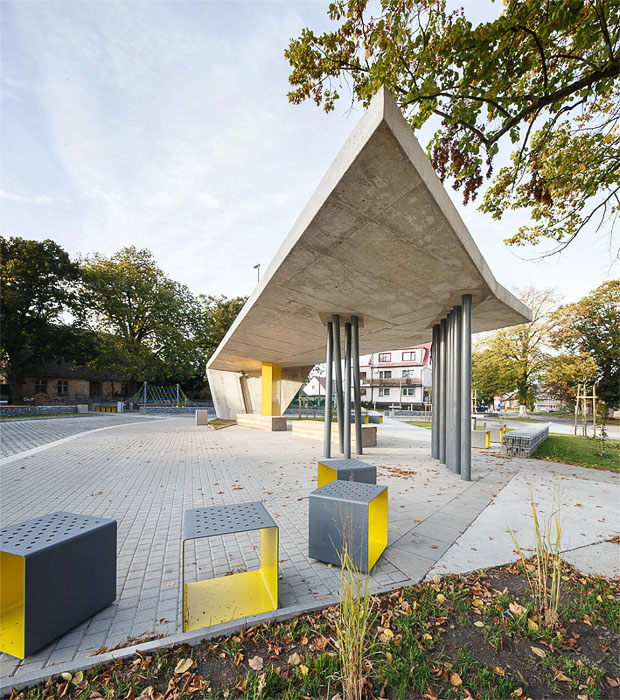 瓦韦尔尼察的乡村广场-22