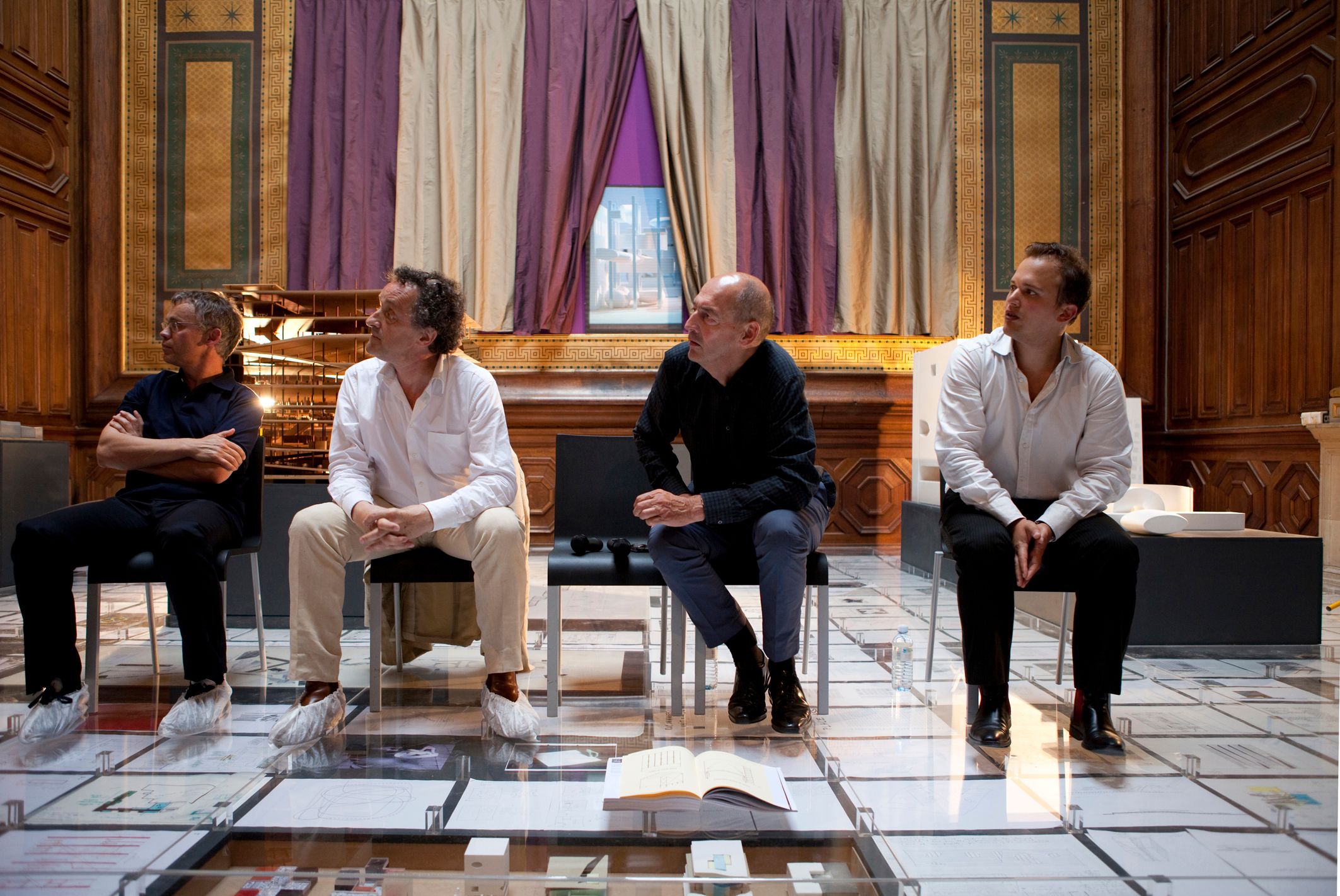 OMA 纯形式未建图书馆展览 · 亲密空间与设计精髓-3