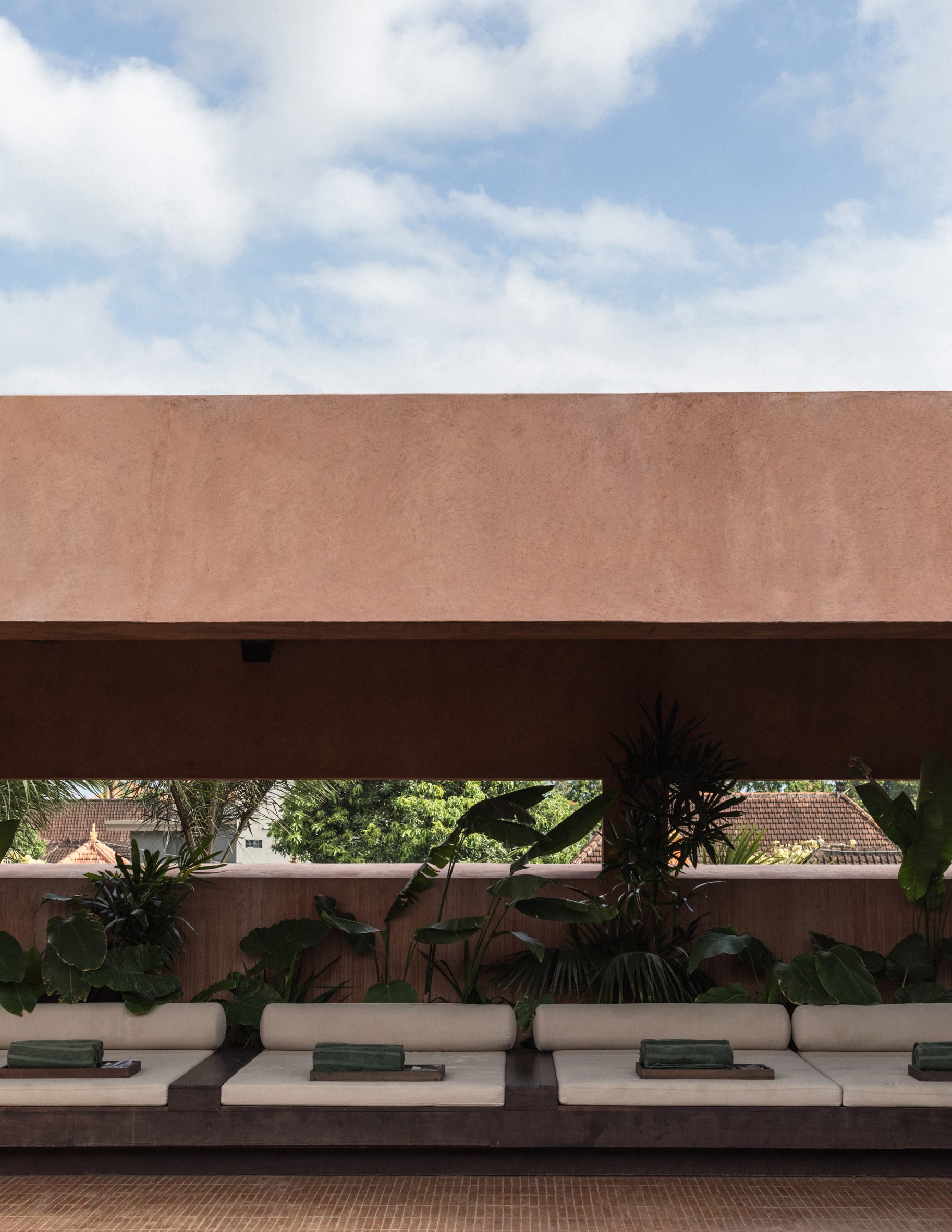 别墅建筑丨印度丨建筑设计MORQ,室内设计Studio Wenden-11