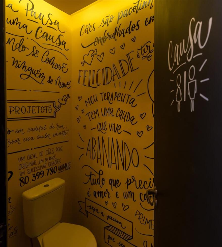 巴西历史建筑中的现代咖啡馆设计-17