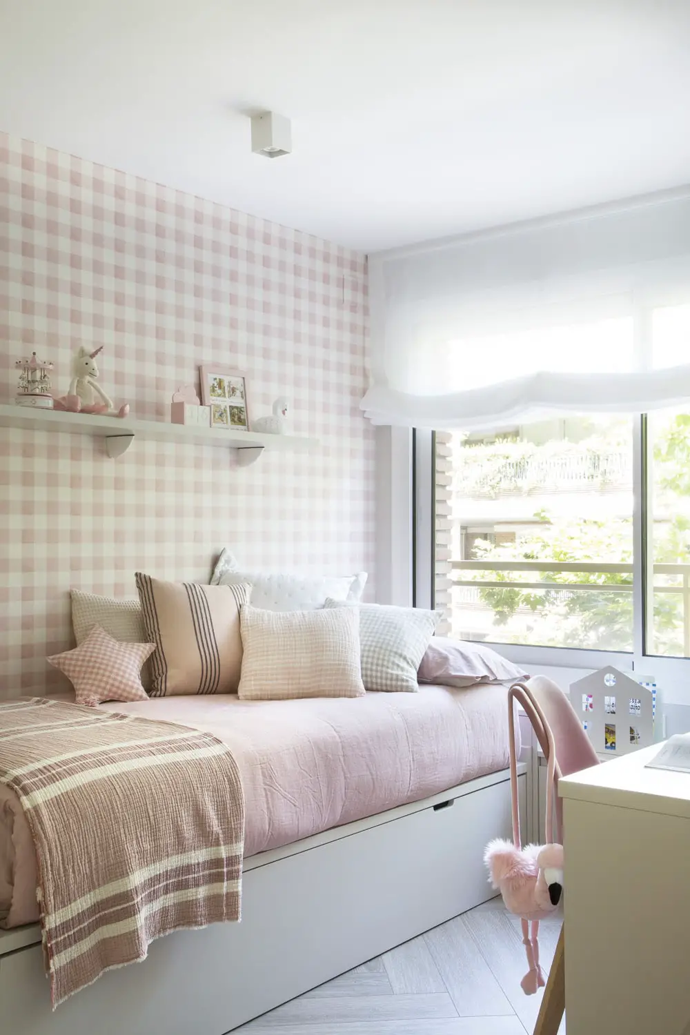 黑沙风格装点巴塞罗那家庭公寓-16