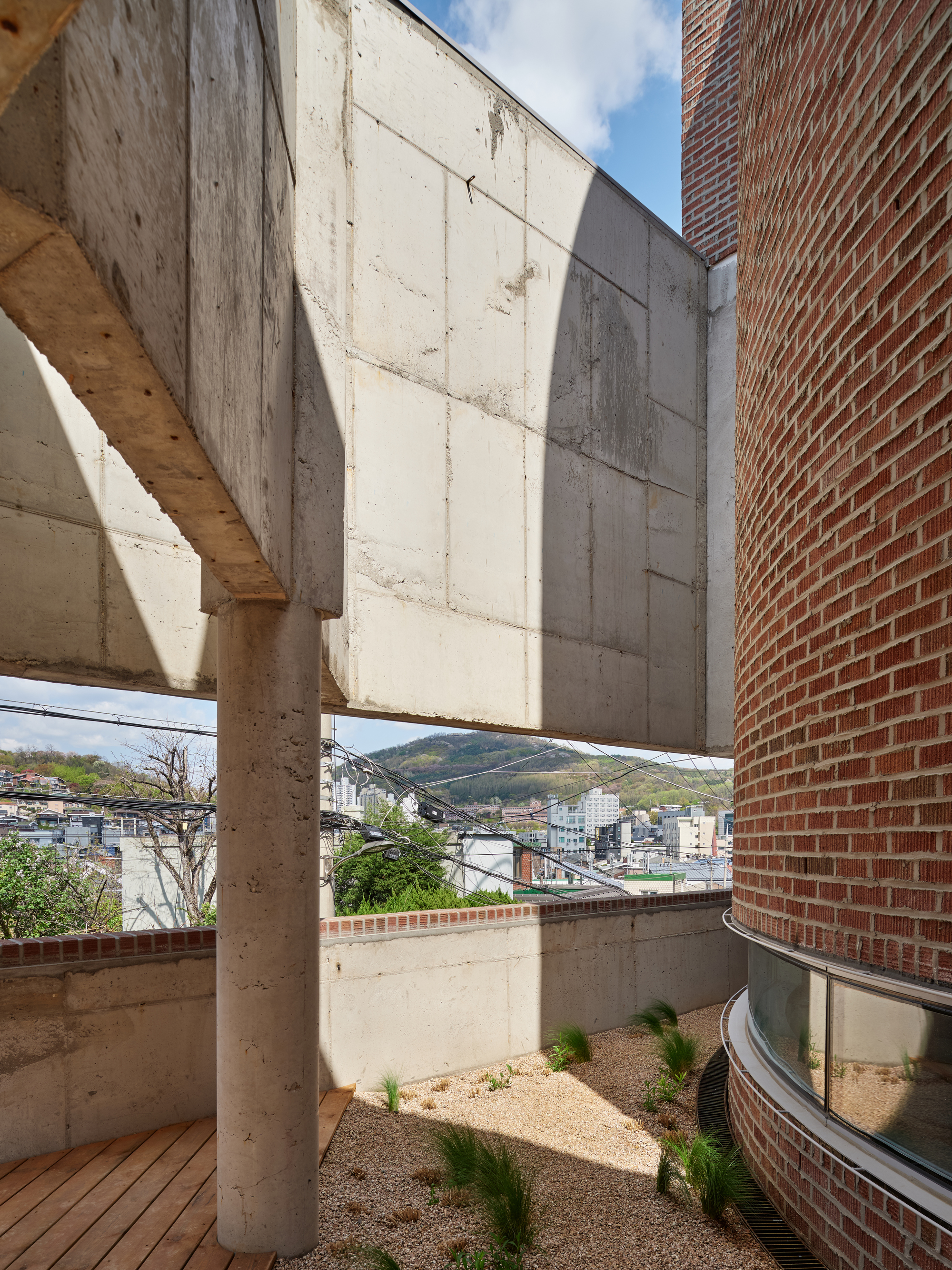 Alley in the House / FHHH FRIENDS-41