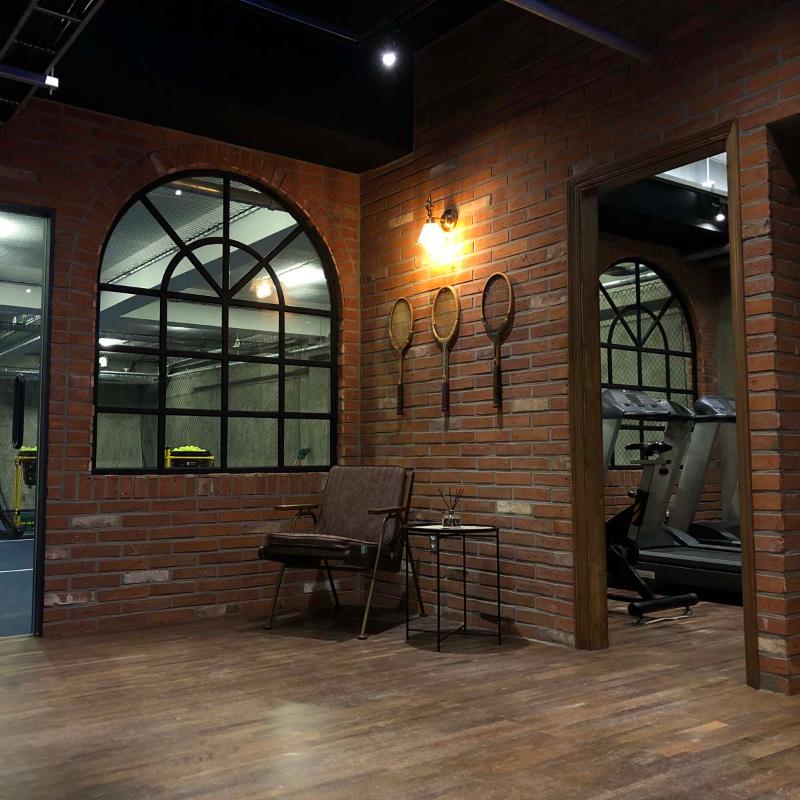 90 平米石墙打造复古风双打网球场地-6
