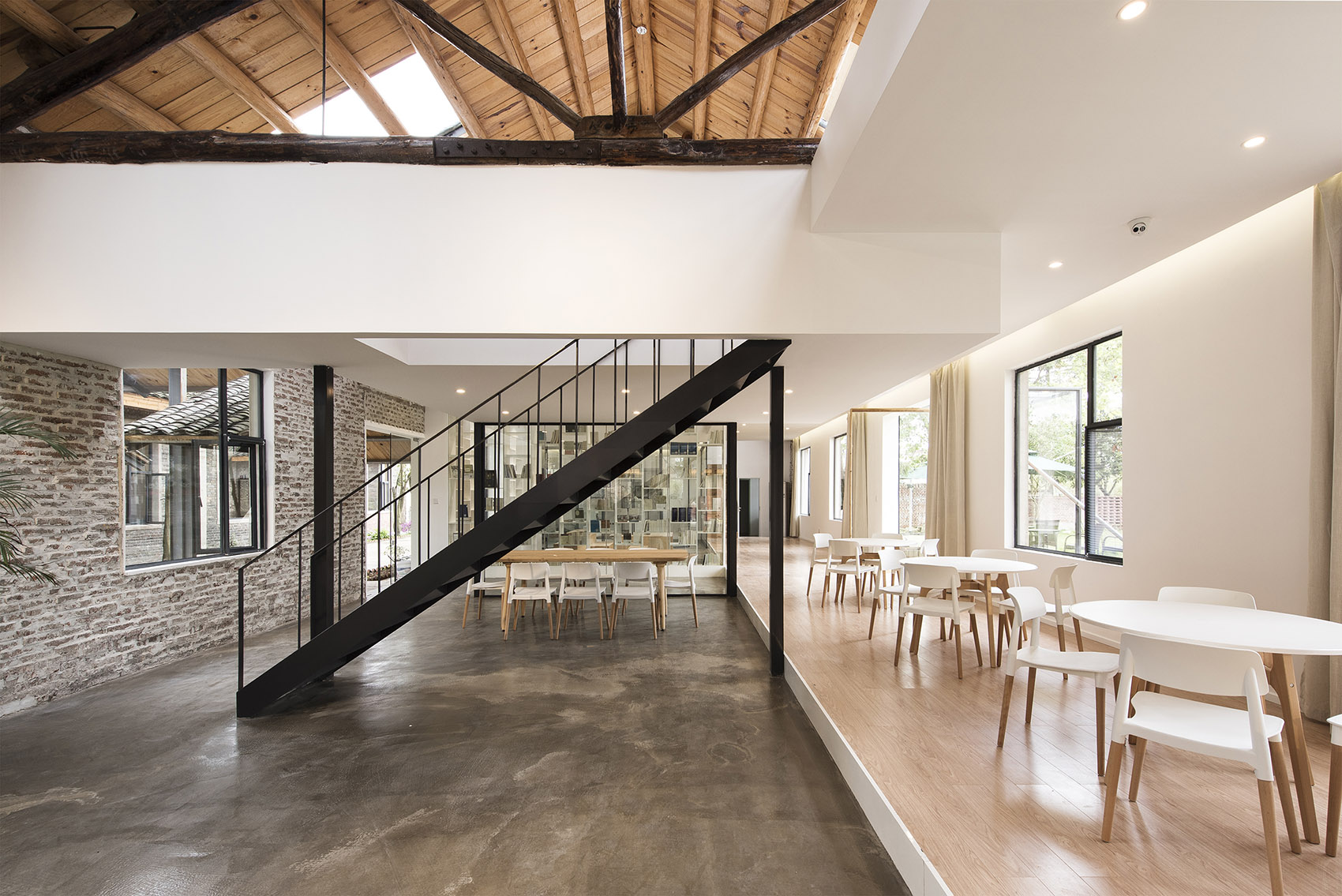 “小城故事”：两座旧厂房的新生，贵州 / 未来以北工作室-21