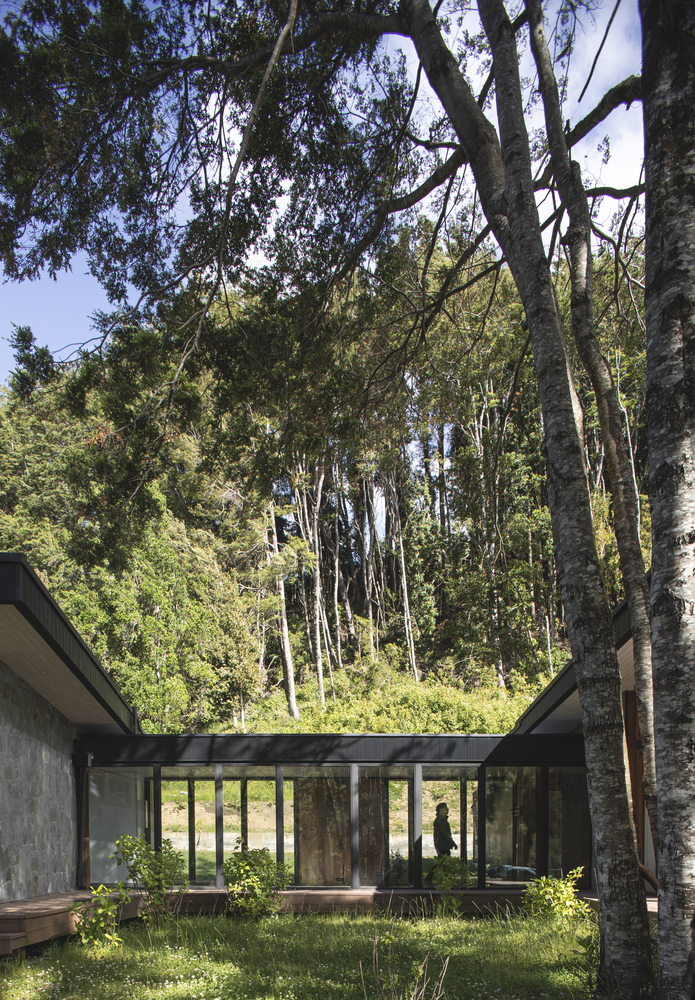 智利 Patagonia 湖畔复杂建筑设计丨Estudio Base Arquitectos-46