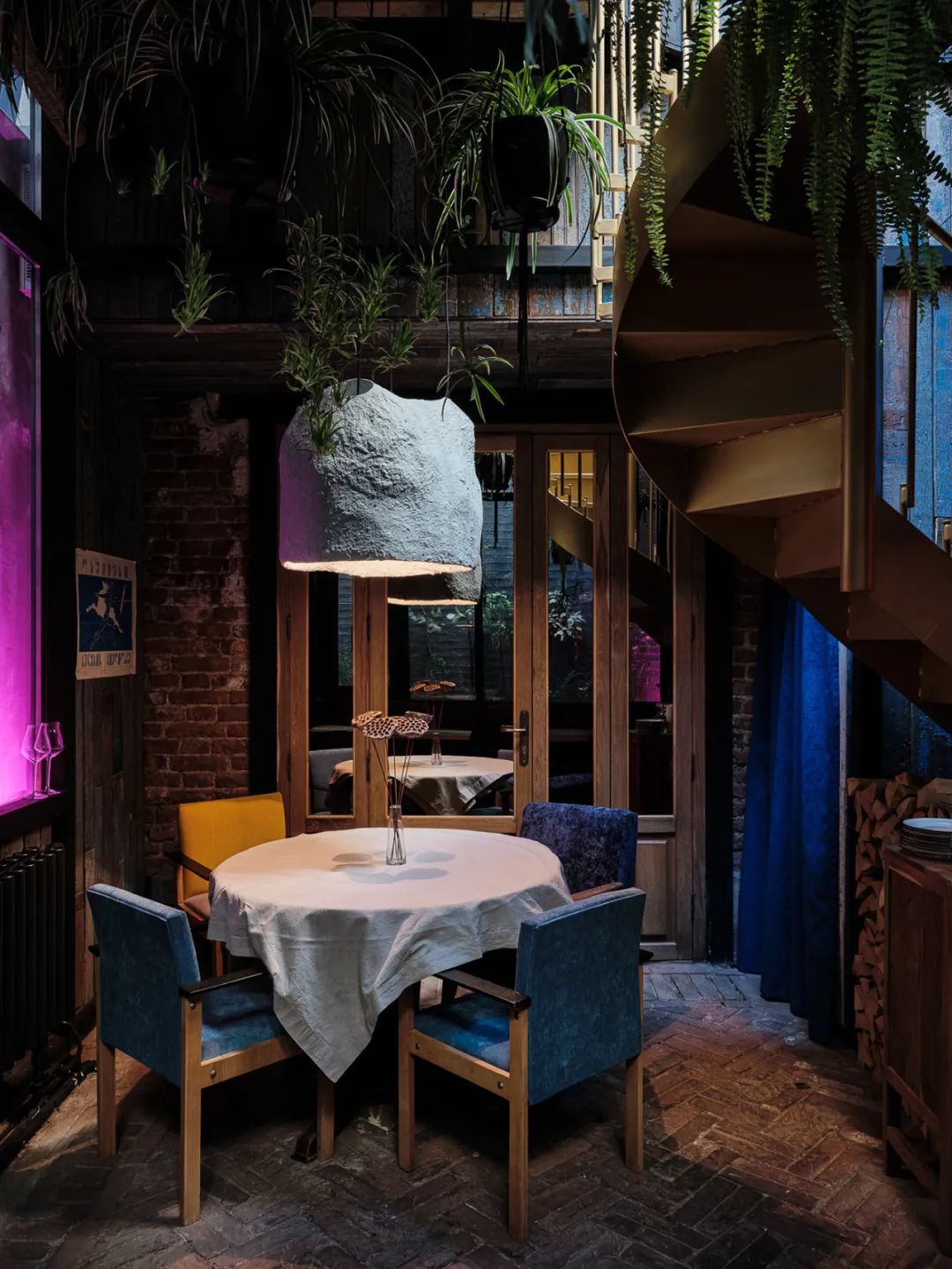 野性格鲁吉亚餐厅设计-16