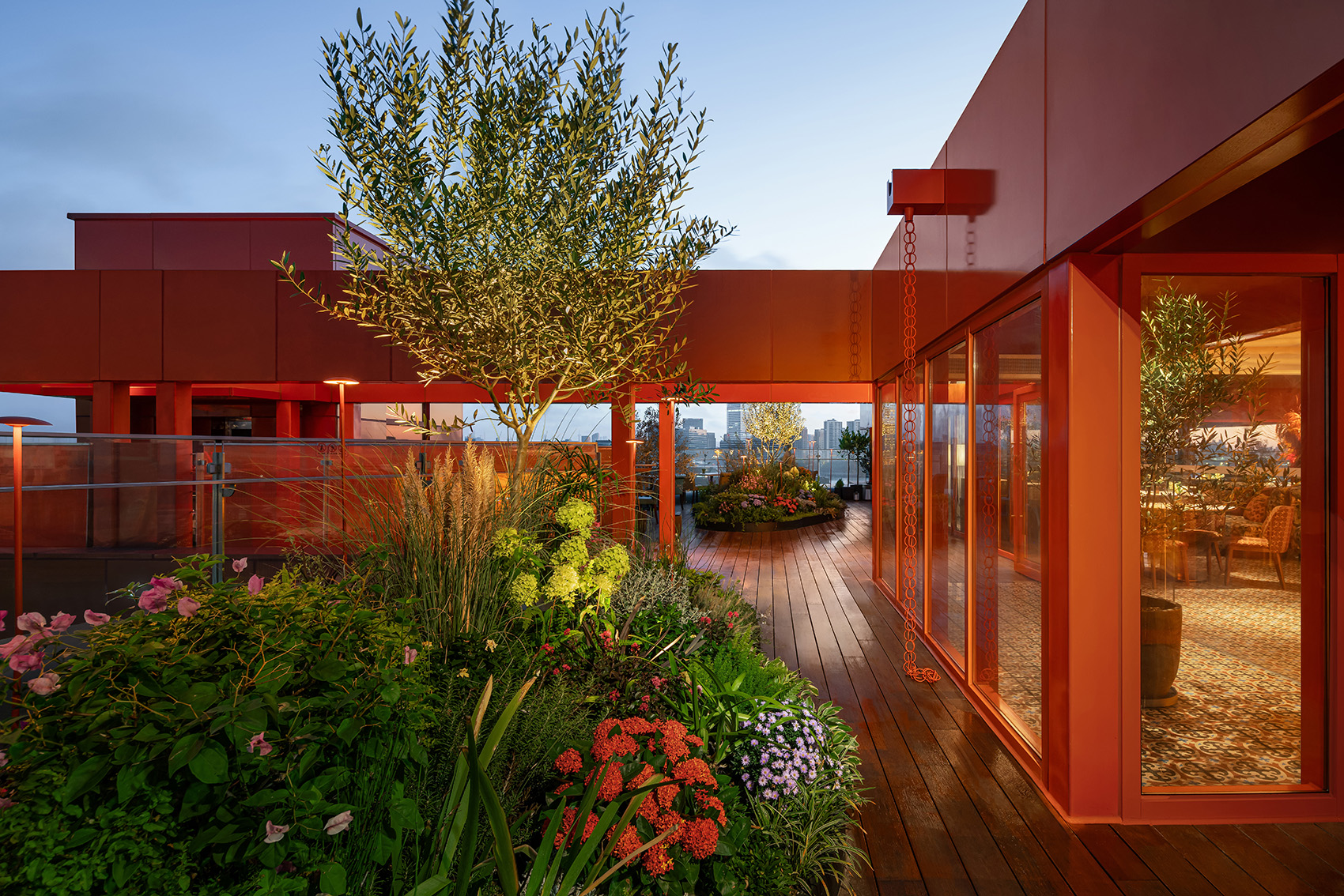 布朗石空中花园餐厅,上海 / 菊设空间设计-11