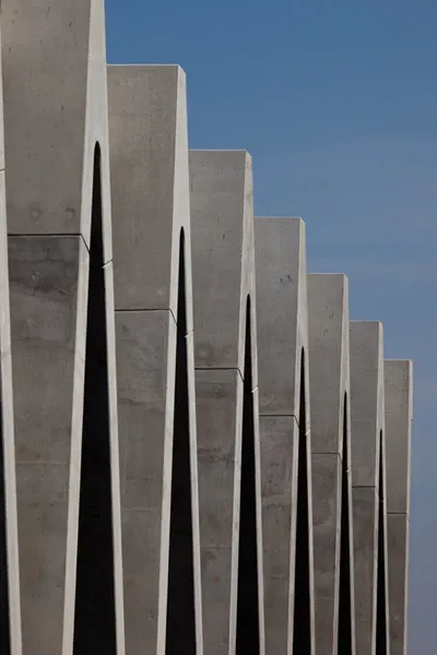 葡萄牙 Emídio Navarro 中学现代改造,室内设计焕新-18