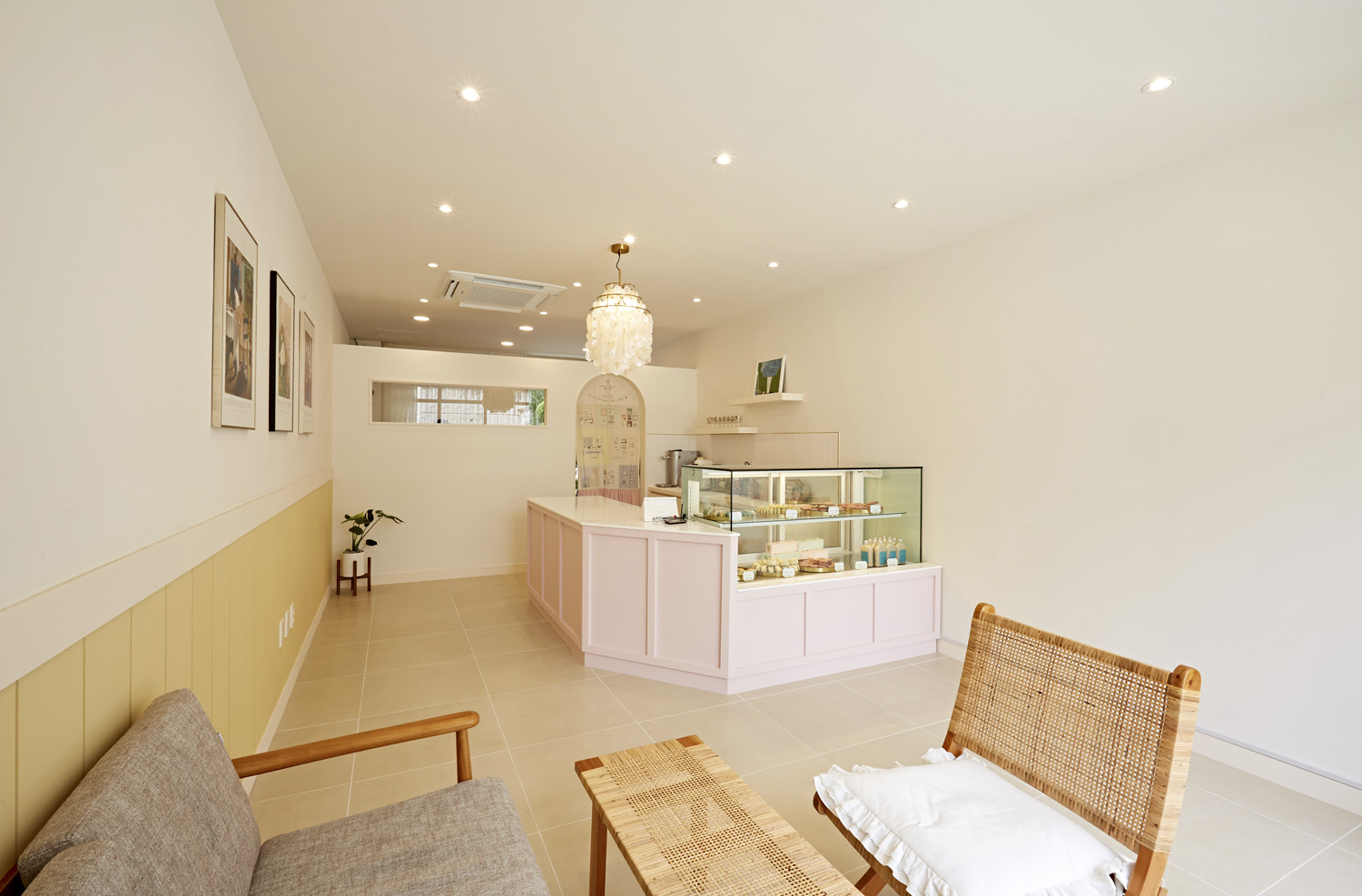 11 坪甜品店 | 极简风打造温馨氛围-2