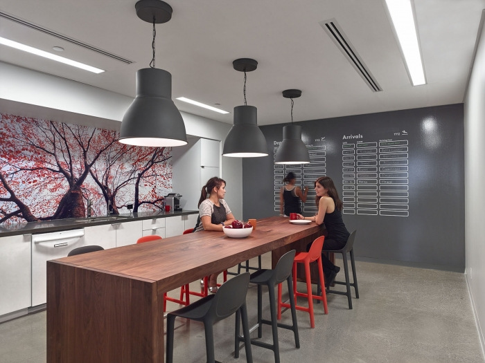 Travelzoo Offices - Toronto | Office Snapshots-3