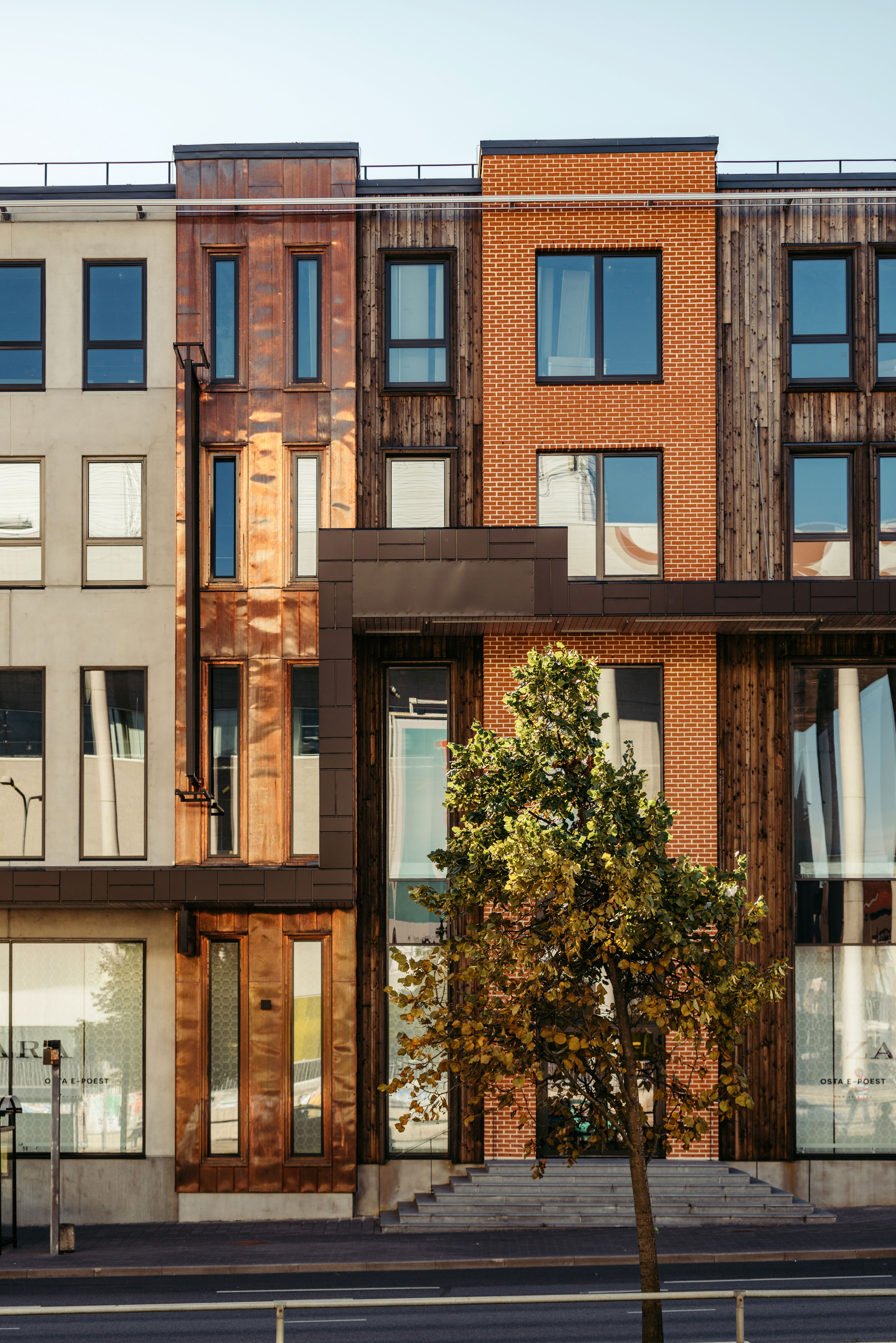 Kvartal 购物中心的室内设计亮点与趋势分析-33