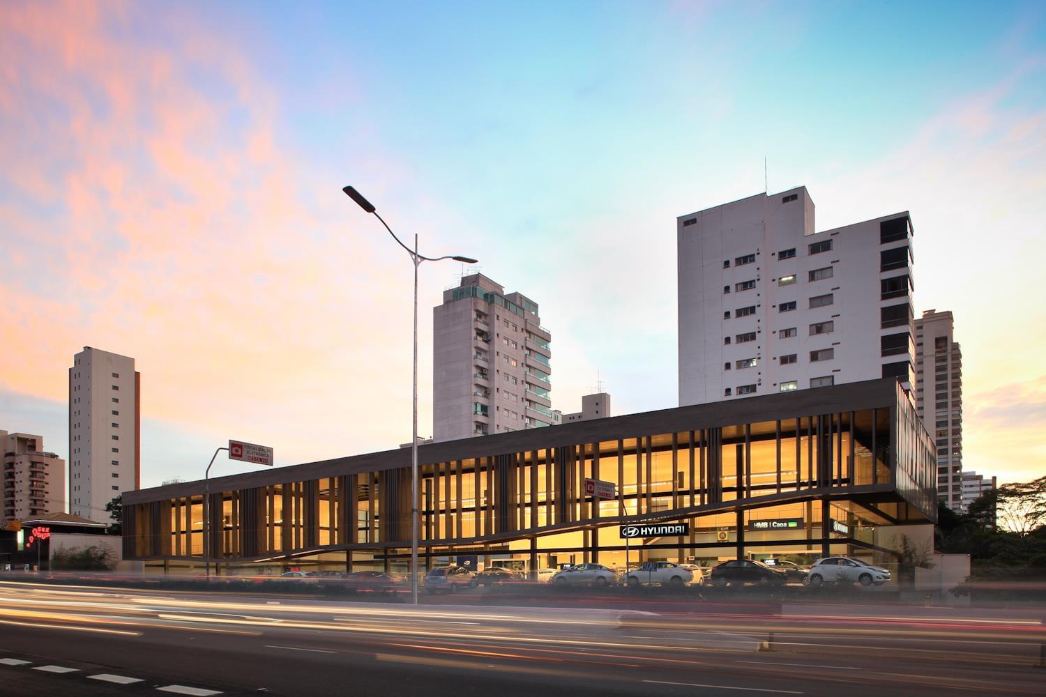 Hyundai 机场展厅-1