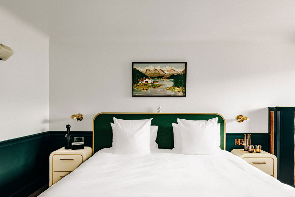 瑞士实验性高山酒店 | 时尚与传统的完美融合-16