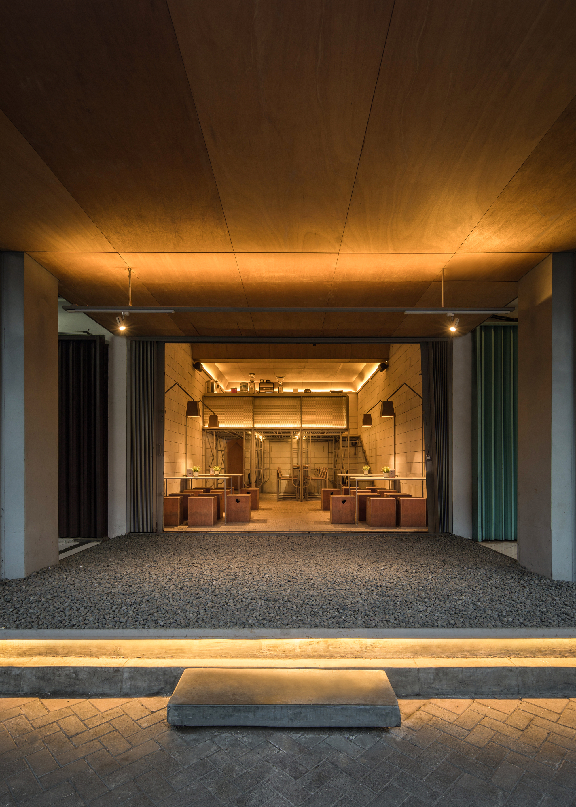 Seven Degrees Restaurant / Kursimerah Studio-25