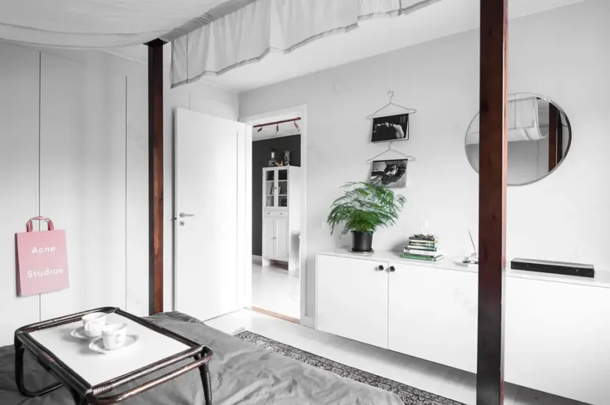 北欧风尚 | 原始木桌与炭灰色墙壁的完美搭配-15