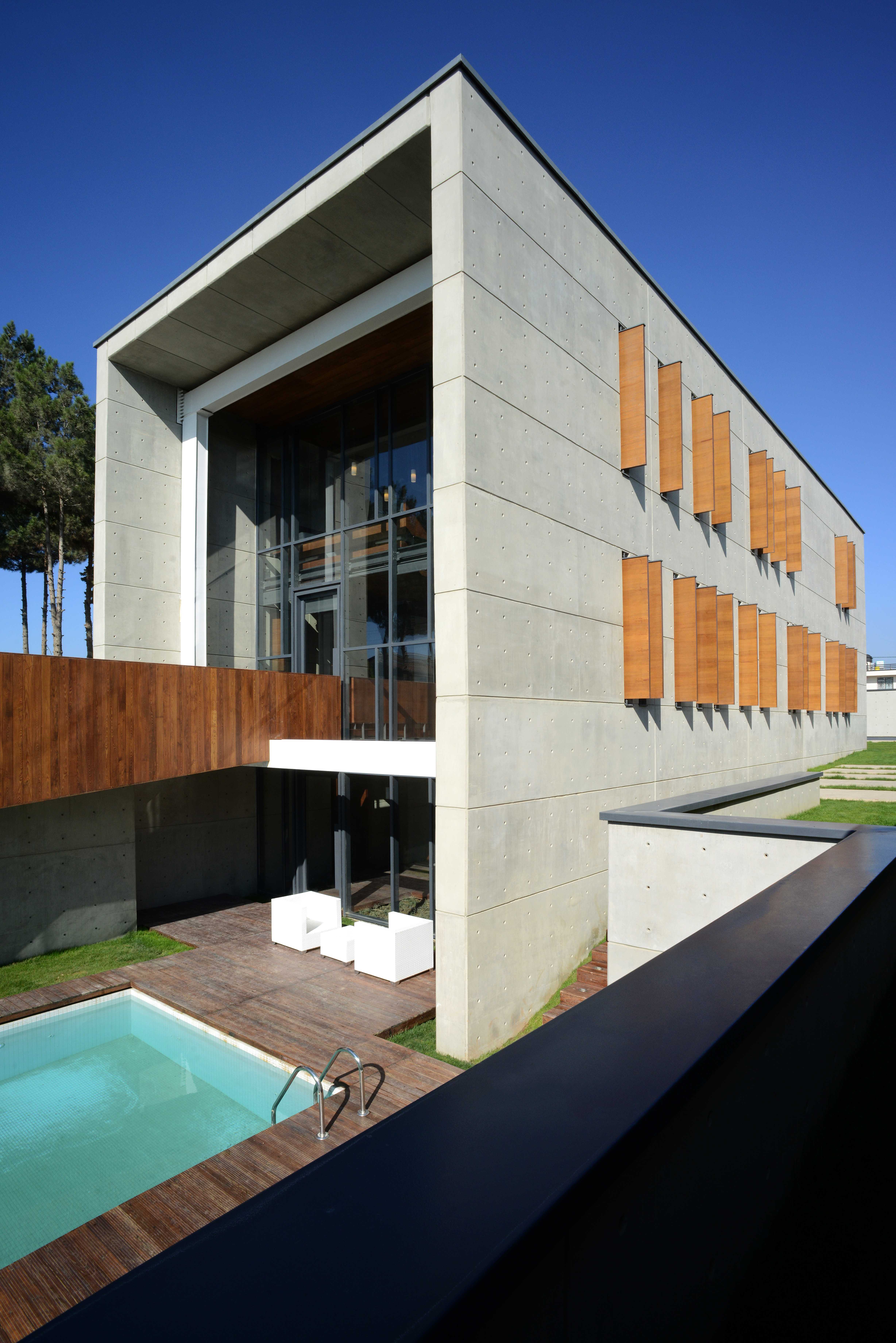 伊朗 1090 别墅 | 现代家庭生活与自然的和谐交融-11