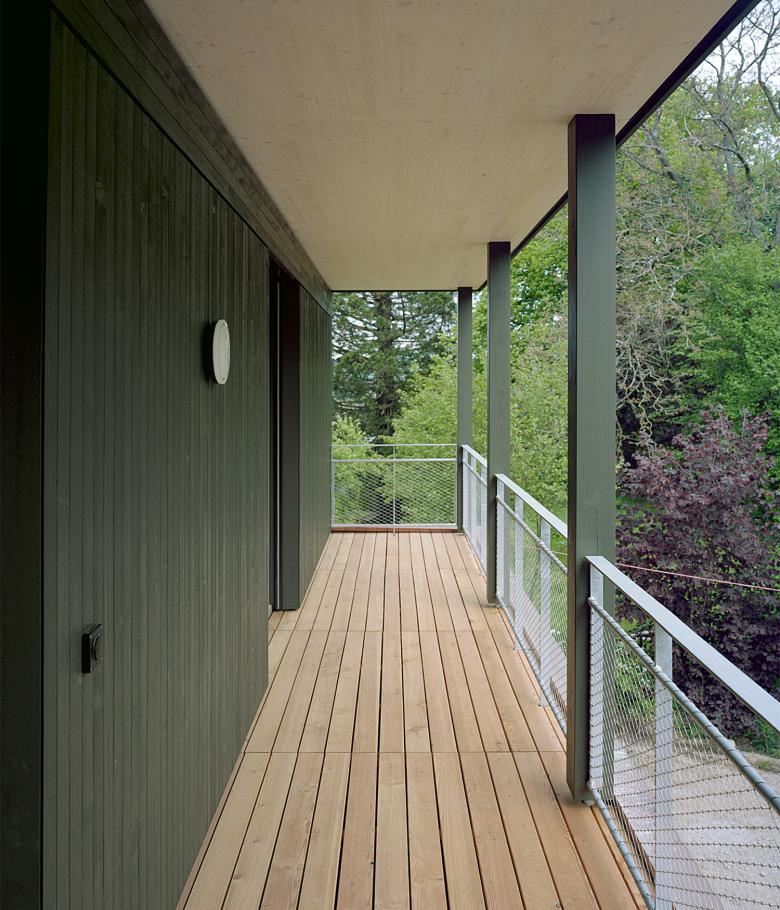 在菲斯利斯巴赫的山坡上居住丨瑞士丨Kollektiv Marudo-24