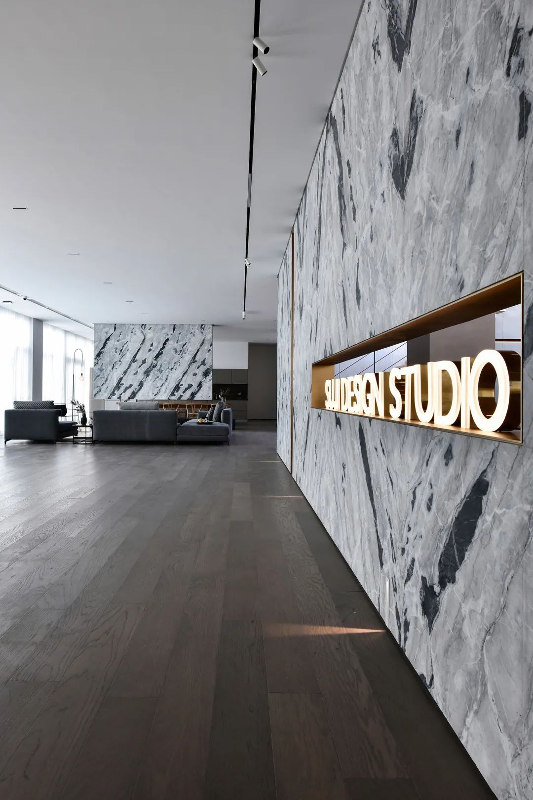 厦门徐绮设计事务所 | 现代简约的艺术办公空间-6