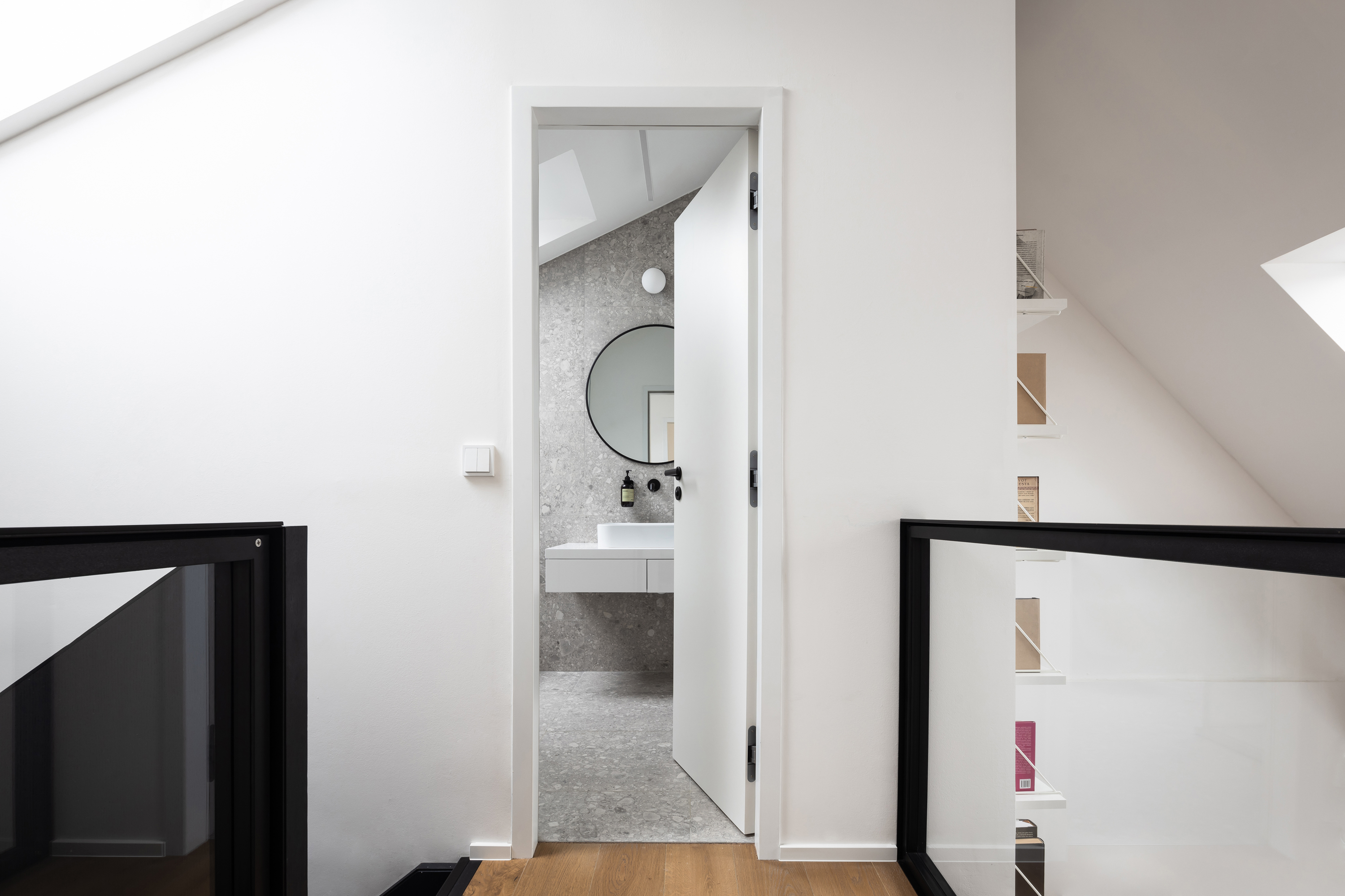 阁楼公寓与一个黑色的博丨玻利维亚贝尼丨Komon architekti-34