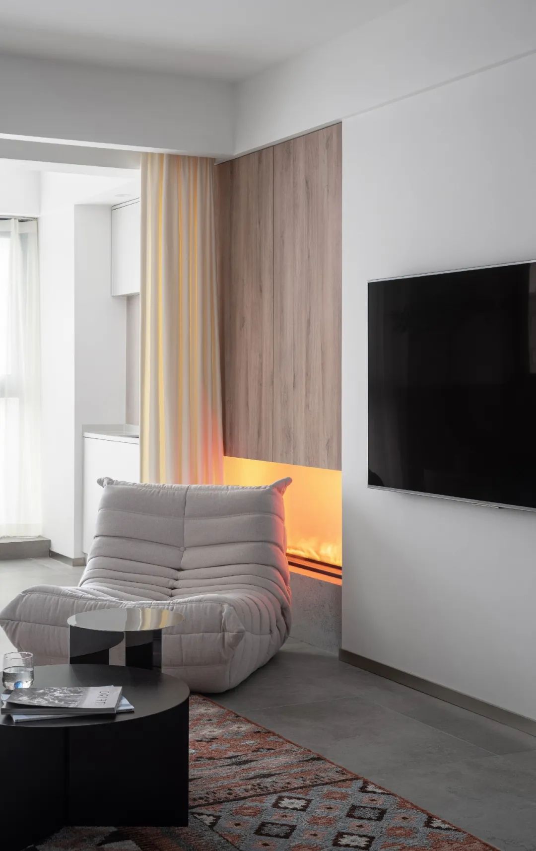 黑白基调,打造隔绝纷扰的年轻夫妻新居-40