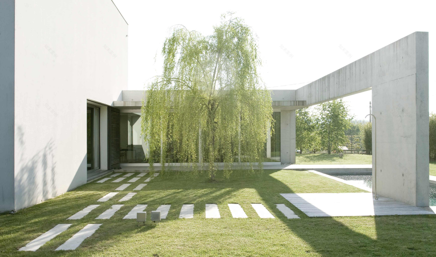 意大利 R+O 住宅 | 内向庭院与透明边界-17