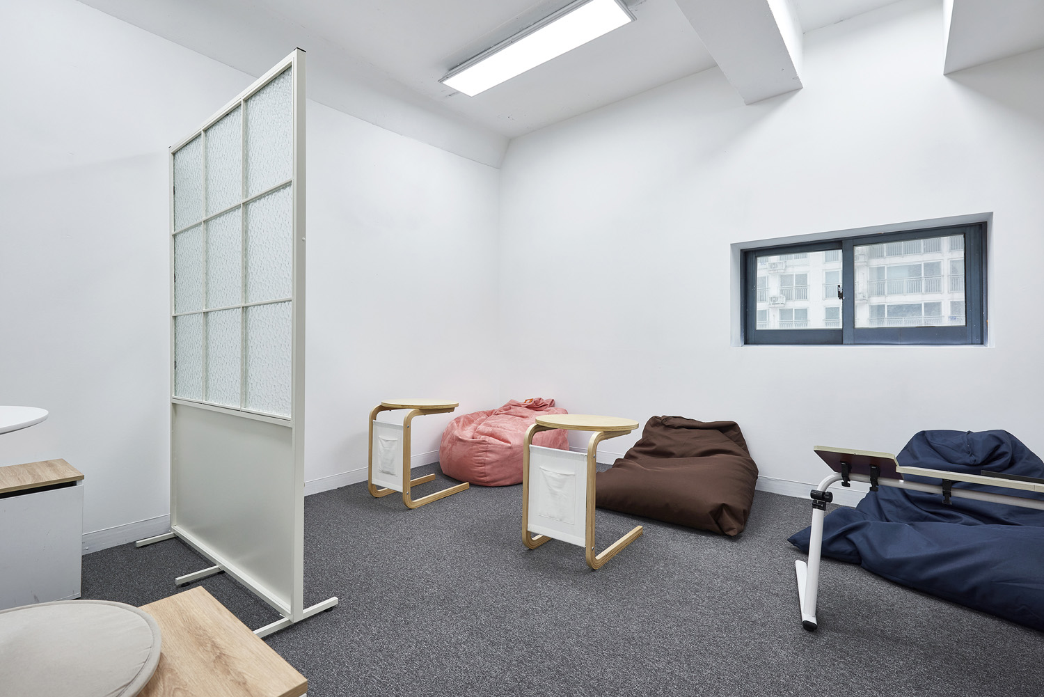 白色简约风办公室设计，70 平米平面空间焕发活力-18