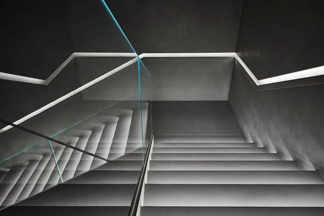 极简高级的白,连结体验世界的桥-60