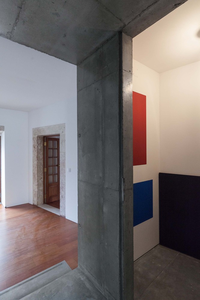 里斯本洛里什住宅 · 旧建筑新生命,彩色空间营造生活美学-33