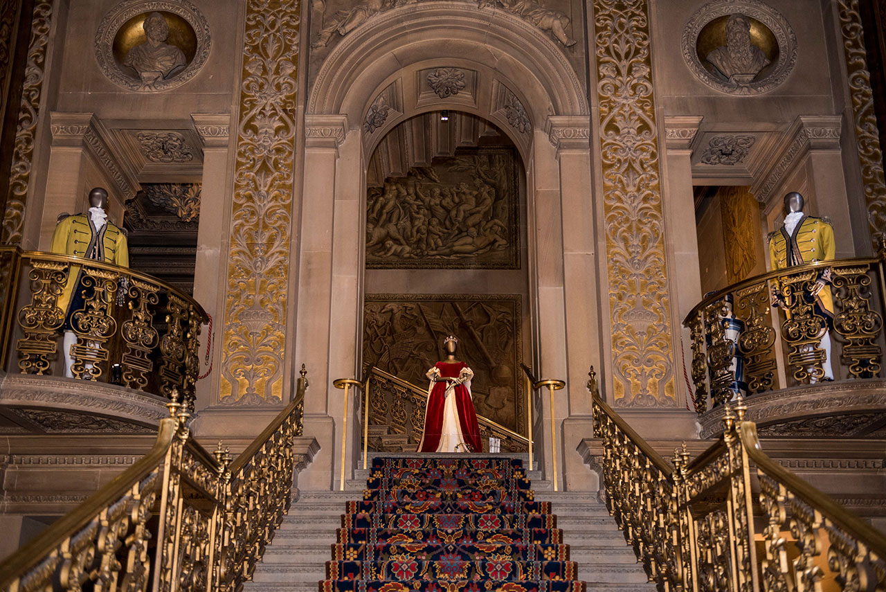五百年时尚传奇 | 揭秘 Chatsworth House 的华美服饰展览-31
