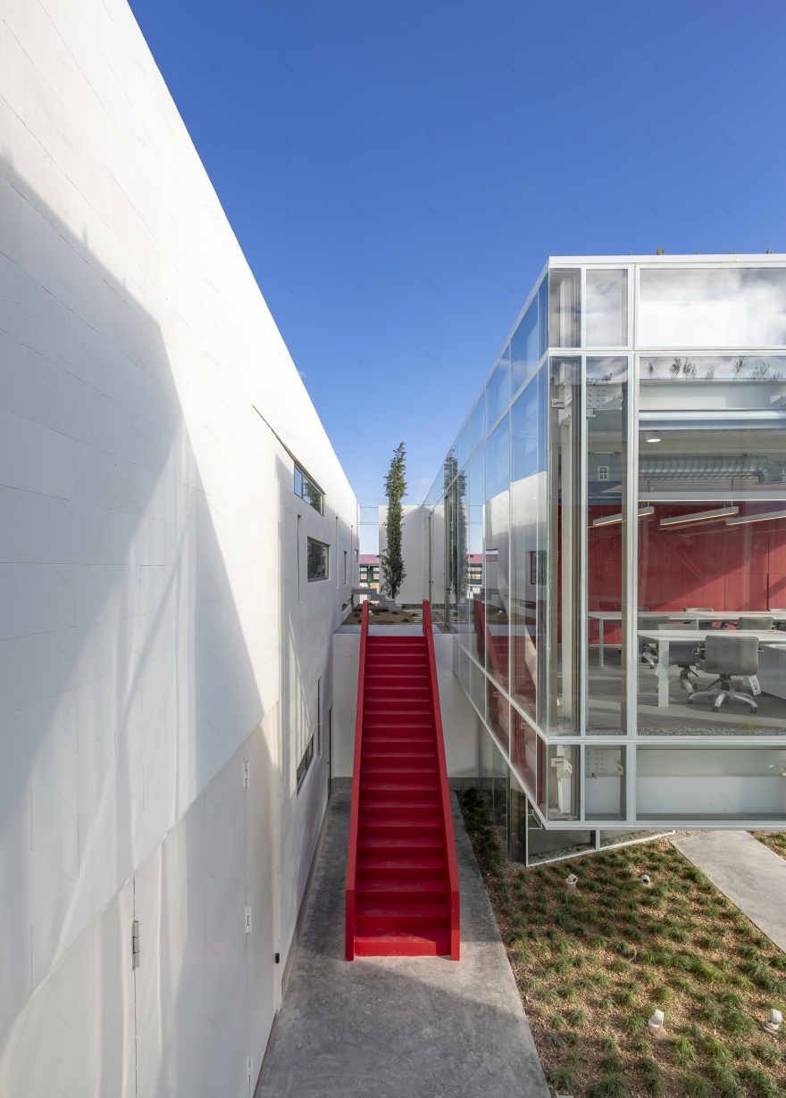 伊朗 Shamim 聚合物工厂丨Davood Boroojeni Office-38