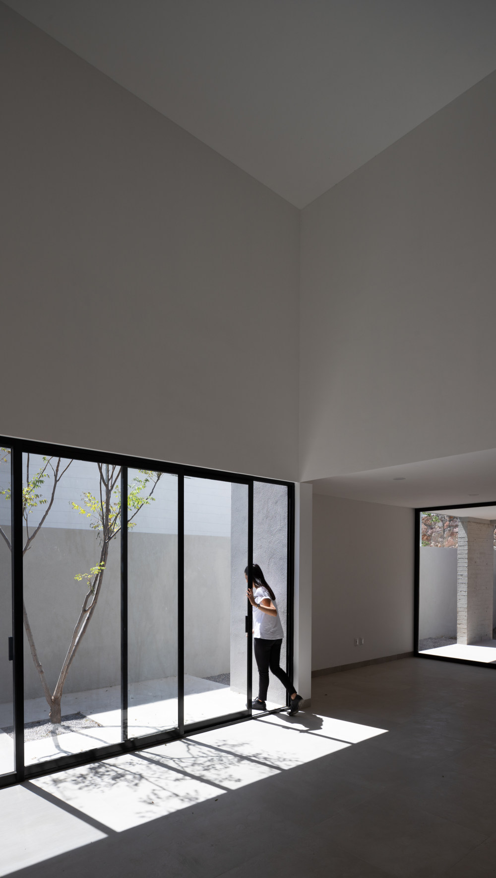 墨西哥 D-4 别墅 | 木质立方体与户外庭院打造独特空间-30