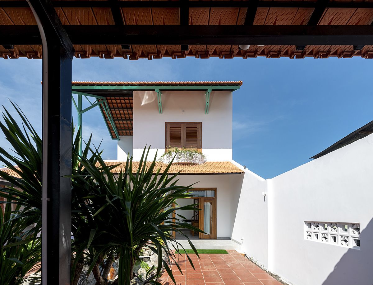 越南 Song Hinh 住宅 | 融合室外景观与室内设计的现代家庭住宅-15