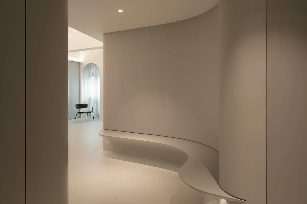 932 Design 打造极致简约住宅,圆形曲线诠释舒适生活-11