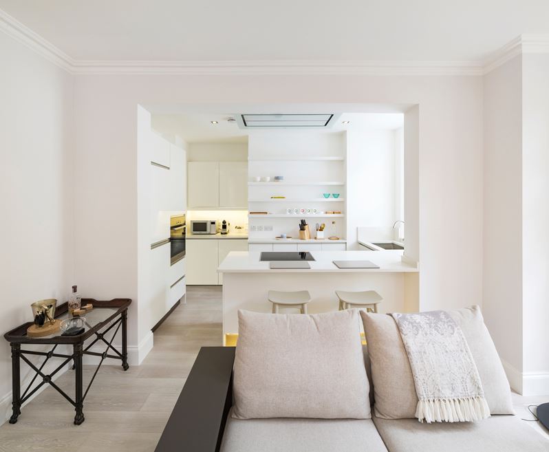 Well lit Home in Central London Designed by 2d4-11