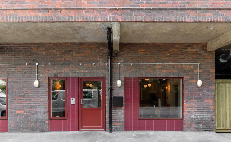 Holland Harvey designs homeless shelter and cafe in London 荷兰哈维在伦敦设计无家可归者收容所和咖啡馆。-7