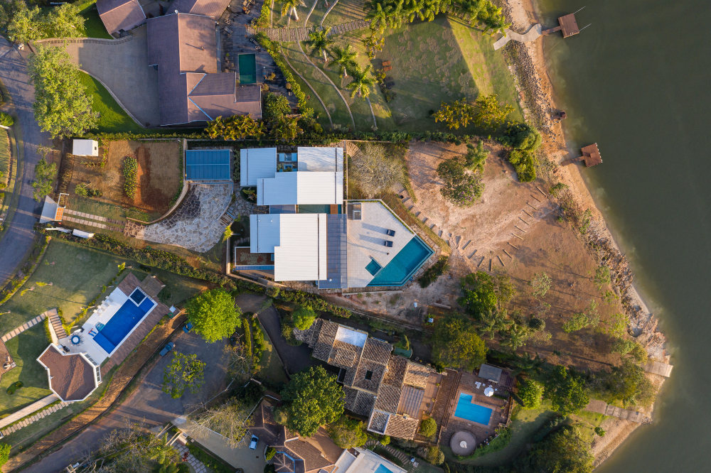 巴西水库旁的全景住宅设计-19