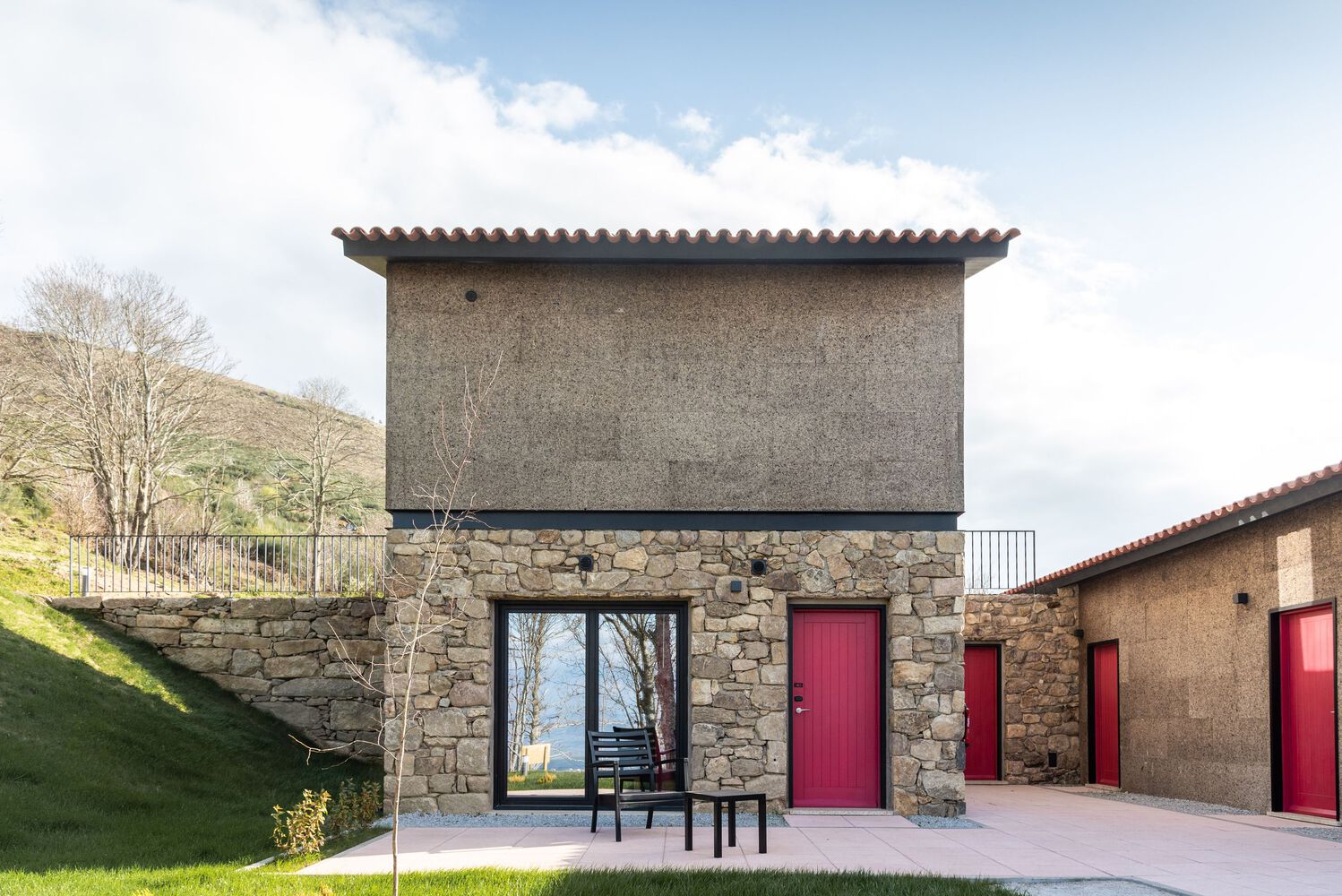 葡萄牙山脉中的和谐身心灵康养中心丨PLATAFORMArq-59