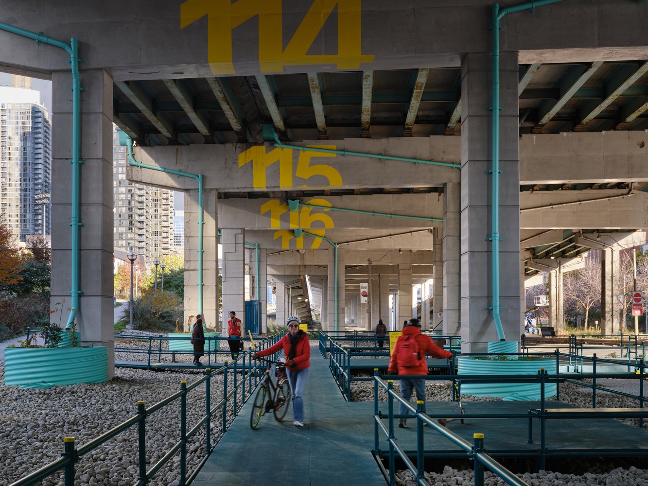 加拿大 Bentway Staging Grounds 公共空间丨Tei Carpenter,Reza Nik-15