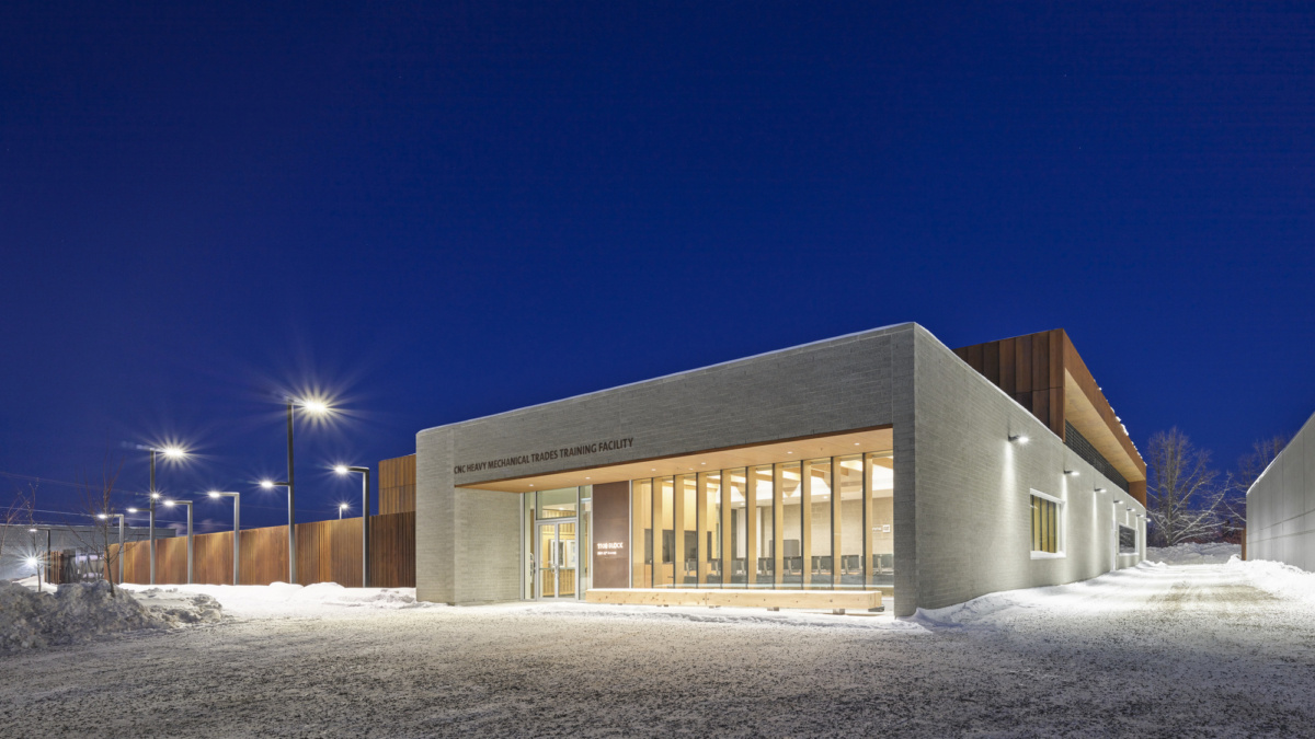 新卡里多尼亚理工学院重型机械培训设施-15